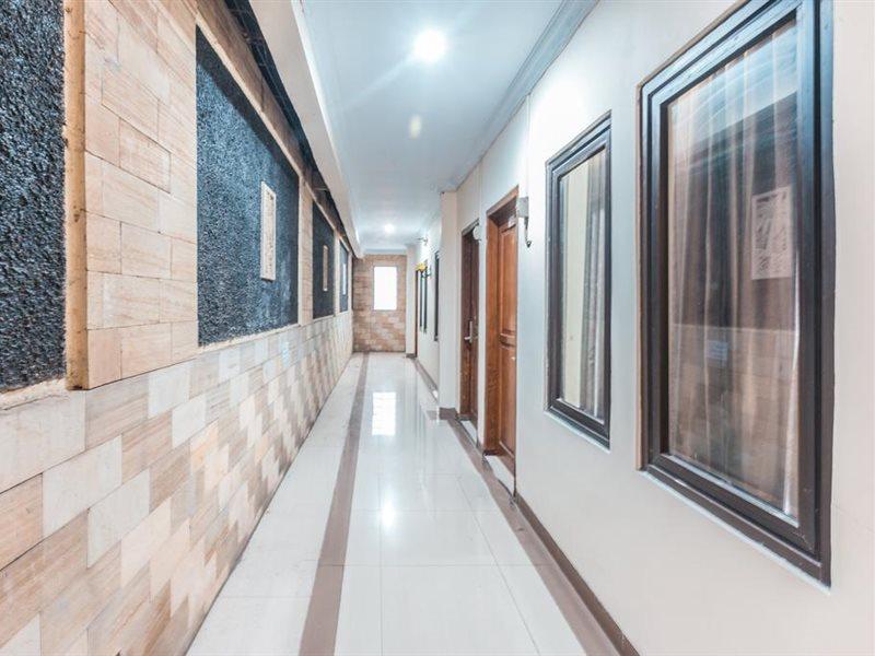 Oyo 1667 Wisma Lux Barkah Jakarta Gangen foto