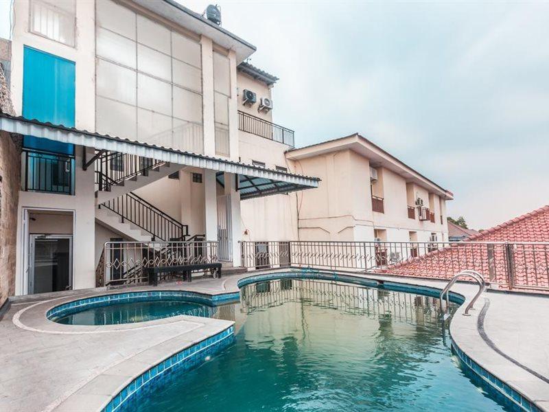 Oyo 1667 Wisma Lux Barkah Jakarta Zwembad foto