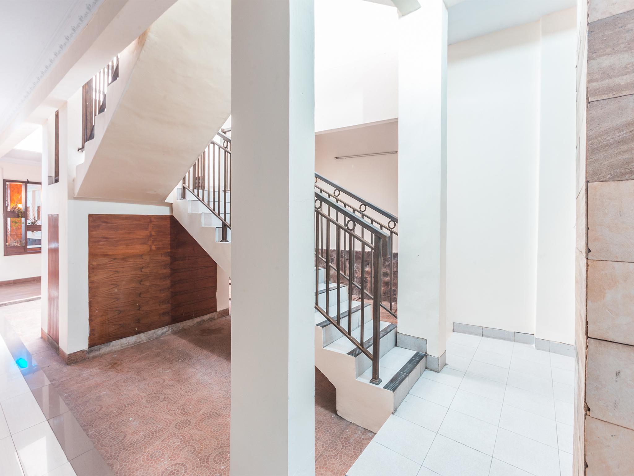 Oyo 1667 Wisma Lux Barkah Jakarta Buitenkant foto