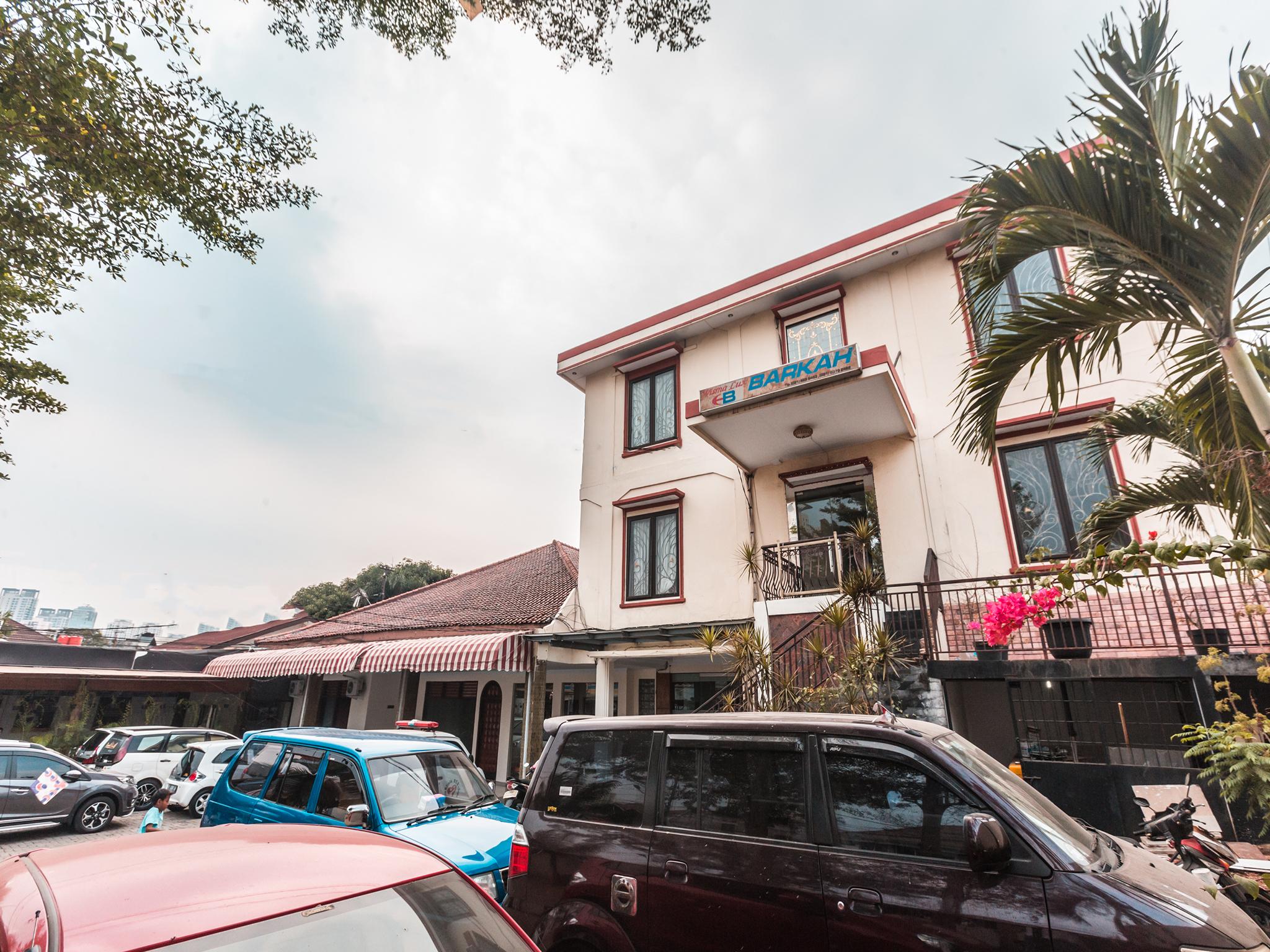 Oyo 1667 Wisma Lux Barkah Jakarta Buitenkant foto