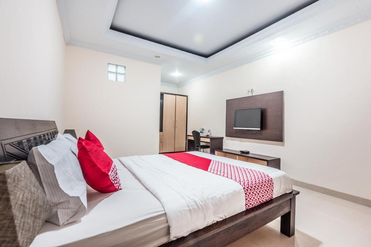 Oyo 1667 Wisma Lux Barkah Jakarta Kamer foto